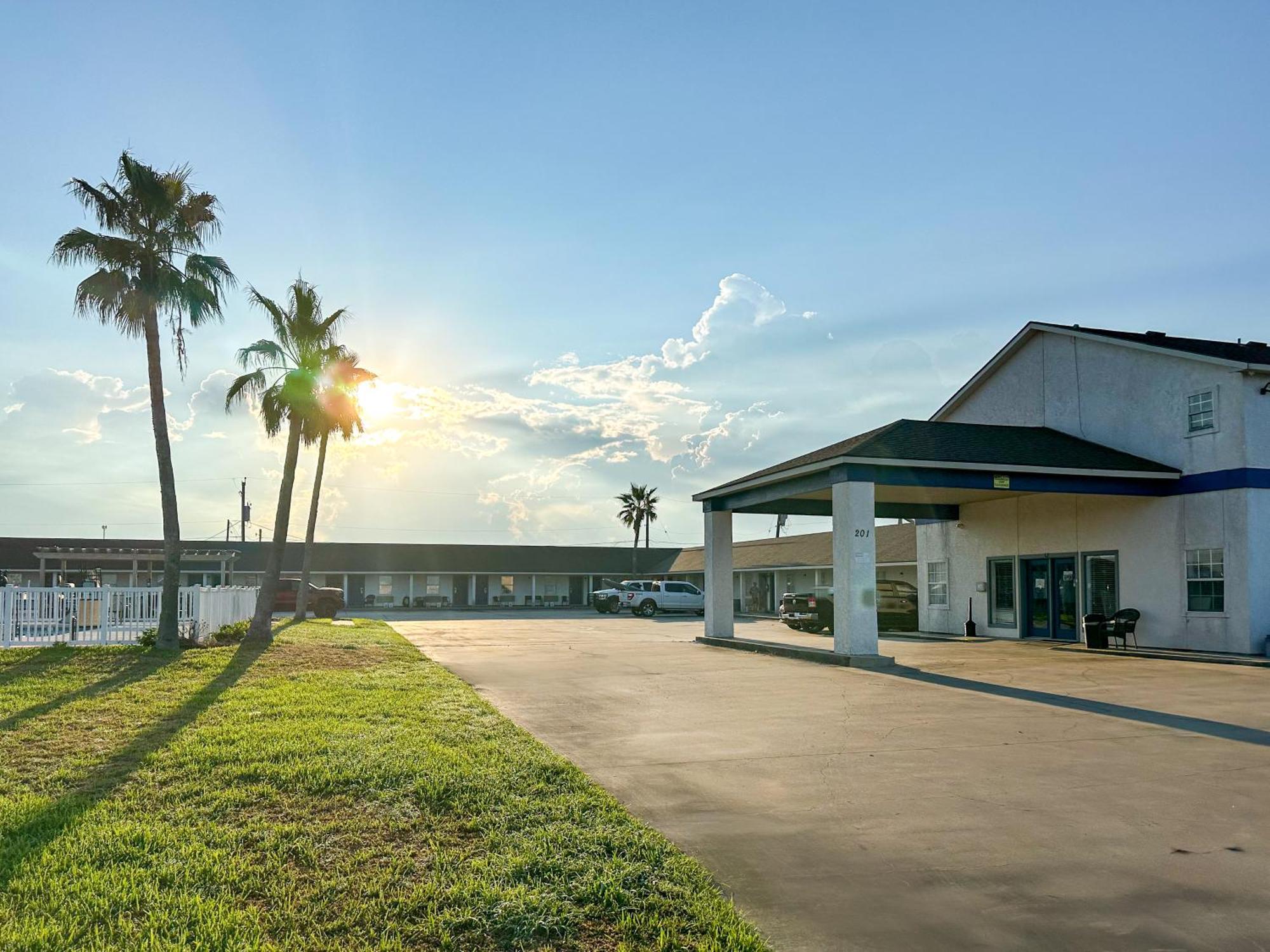 Coastal Bend At Seadrift, Motel & Rv Park Екстер'єр фото